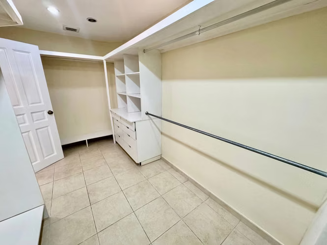 3 HAB CON BAÑO Y WALK-IN · VISTA AL MAR · GOLDEN PALACE  - Imagen 11