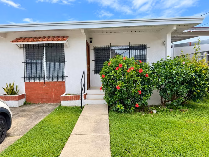 Se Alquila Casa en Barriada Los Sauces No. 1 – Cómoda y Bien Ubicada