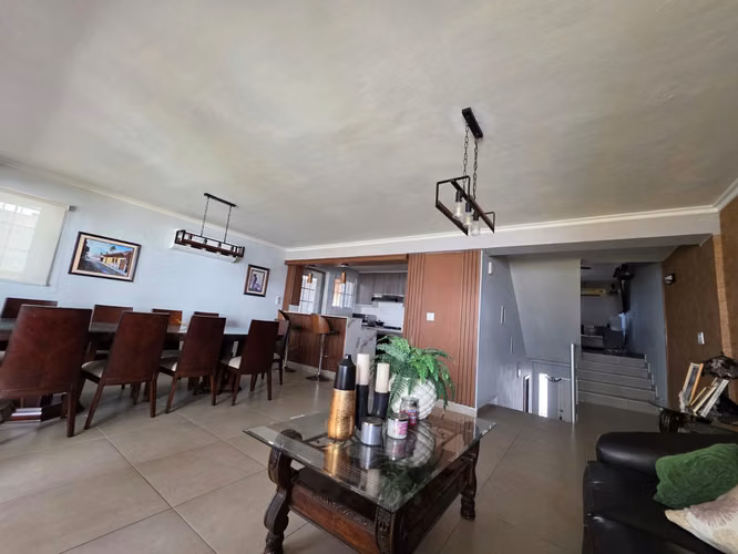 VENTA DE CASA EN ALTOS DE PANAMA - LIMAJO - AMPLIOS ESPACIOS Y EXCELENTE ESTADO - Imagen 2