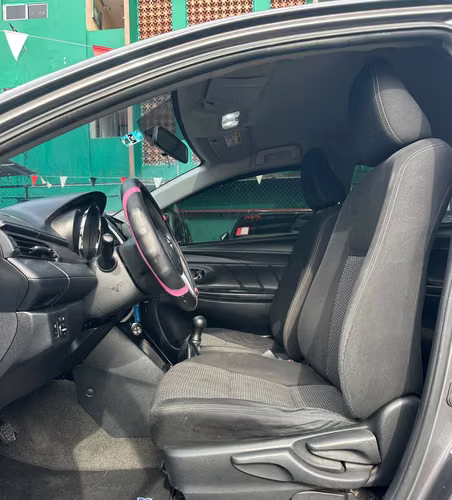 TOYOTA YARIS AÑO 2015 MANUAL