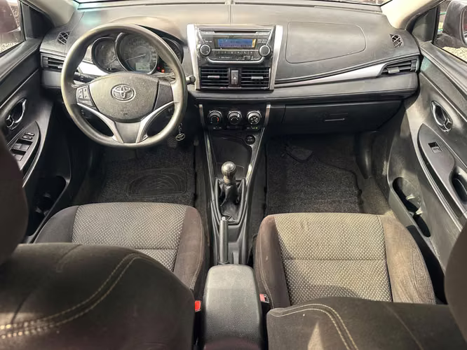 TOYOTA YARIS AÑO 2014 MANUAL