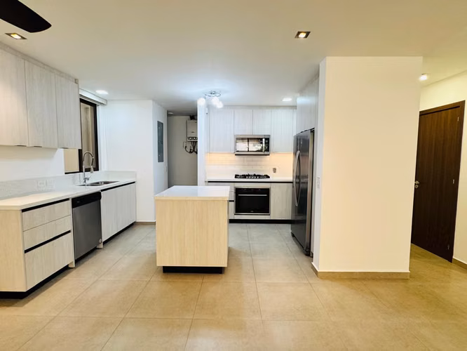 VENTA DE CASA REMODELADA EN BRISAS DEL GOLF - JC - Imagen 4