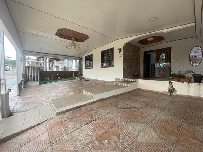 VENTA DE CASA //  BRISAS DEL GOLF  - Imagen 3