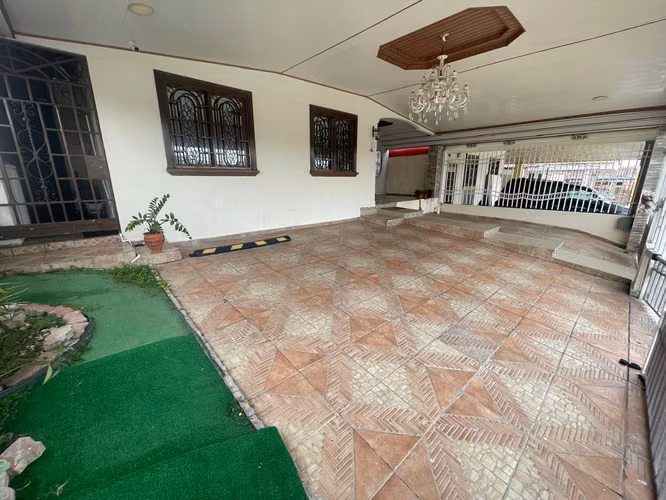 VENTA DE CASA //  BRISAS DEL GOLF  - Imagen 4