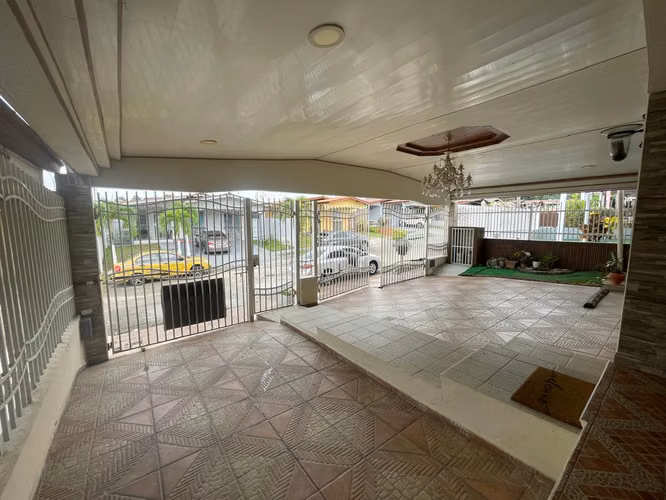 VENTA DE CASA //  BRISAS DEL GOLF  - Imagen 2
