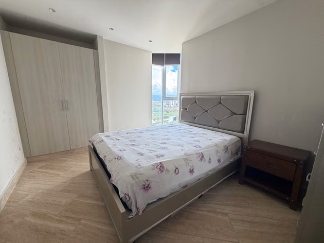  ALQUILER: Amoblado apartment in PH The Regent - East Coast