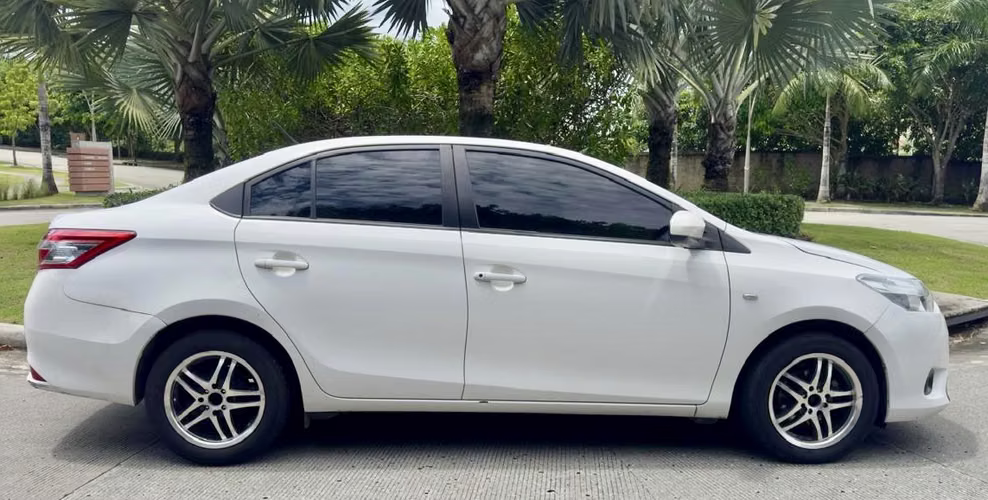 TOYOTA YARIS 2015 AUTOMÁTICO - Imagen 5