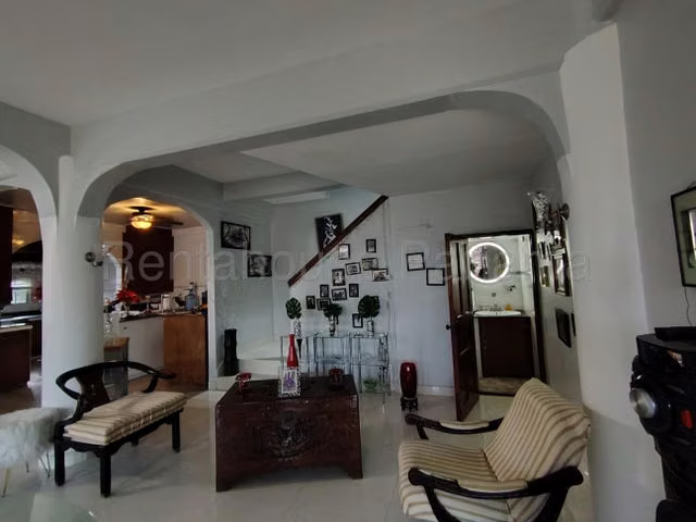 Venta casa familiar duplex adosada en area revertida Colon 26GC4631 - Imagen 4