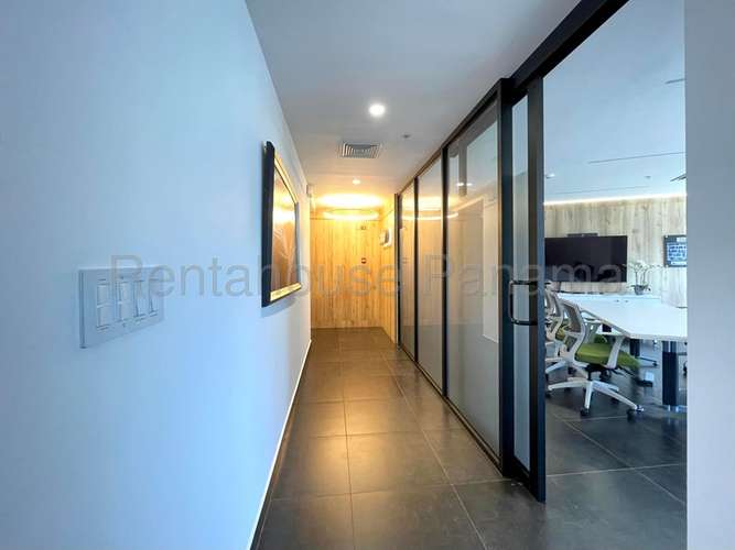 Oficina En Venta En Calle 50 YM