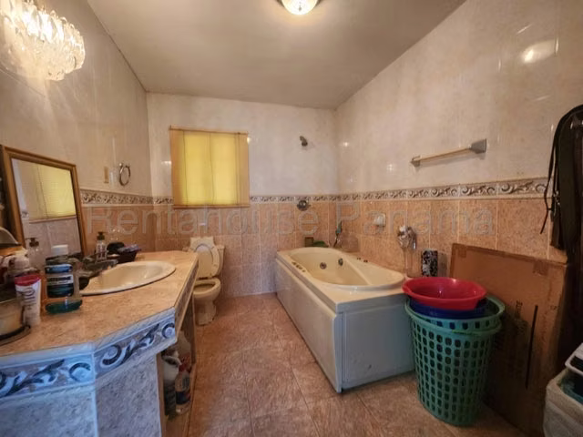 Casa tipo duplex en Ciudad Colon, amplia y con excelente ubicacion 25GC7617 - Imagen 4