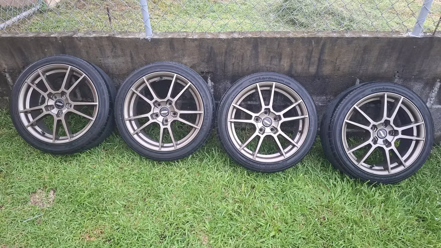 Rines 17" con llantas 