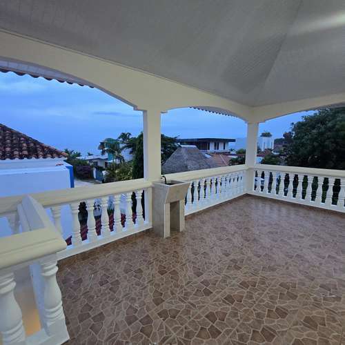 A SOLO 100 METROS DE LA PLAYA EL PALMAR, Amplia Casa de 3 Niveles– 5 Recámaras, Terraza - Imagen 17