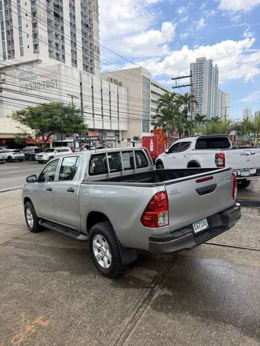 TOYOTA HILUX 2023 - Imagen 4