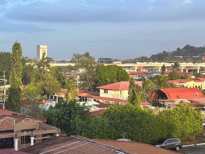 Cómodo y bien ubicado apartamento en Villa Zaita - 2R/2B