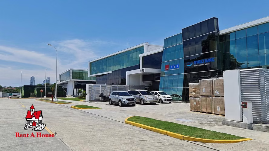 Venta de galera en Parque Lefevre AK