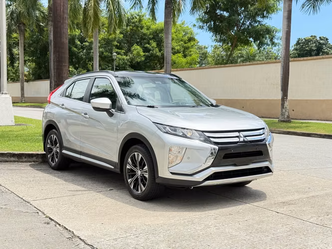 Mitsubishi Eclipse Cross Full Extras 2020 a solo $11,900
