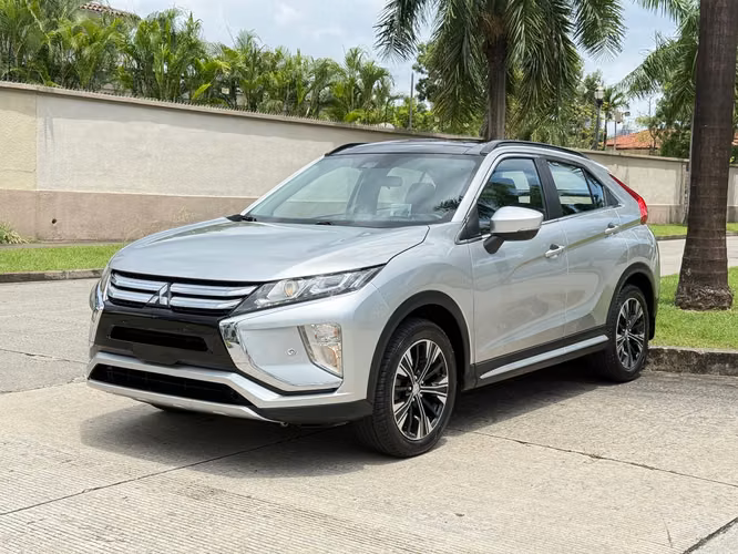 Mitsubishi Eclipse Cross Full Extras 2020 a solo $11,900