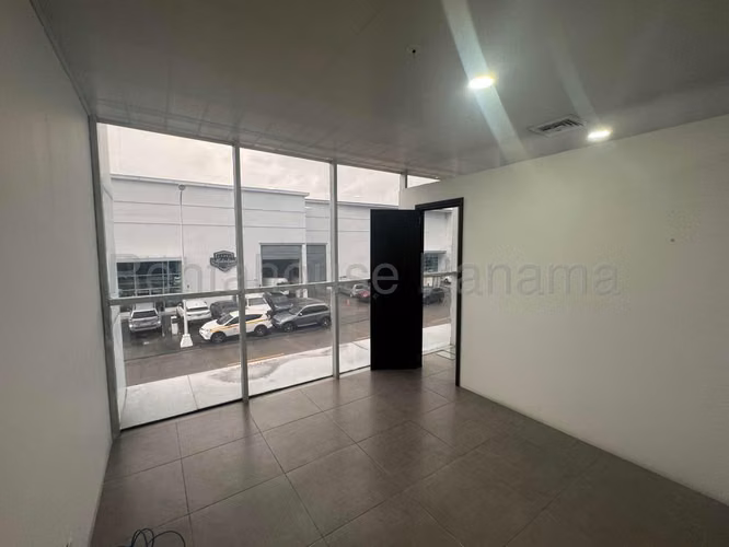Venta galera Panamá Viejo Business Center, Parque Lefevre - con oficinas | uVIK-26-3250 - Imagen 2