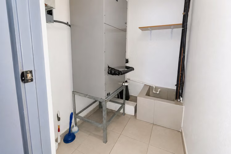 Alquiler de Local Comercial en Planta Baja – Plaza Obarrio, - Imagen 9