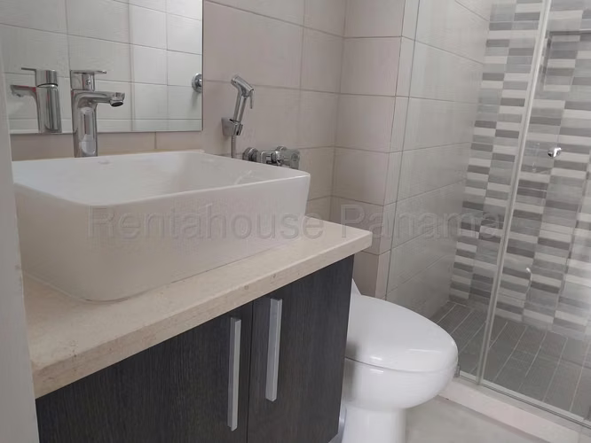Venta de Apartamento en Betania Ph Sky Point EC