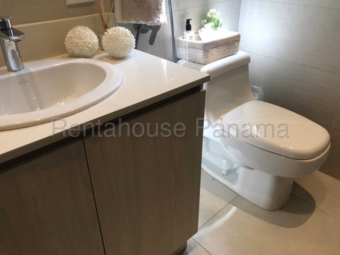 Venta de Casa en Panama Norte Riverwalk Green City EC