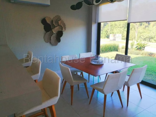 Venta de Casa en Panama Norte Riverwalk Green City EC