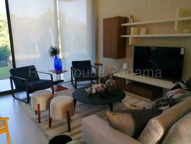 Venta de Casa en Panama Norte Riverwalk Green City EC