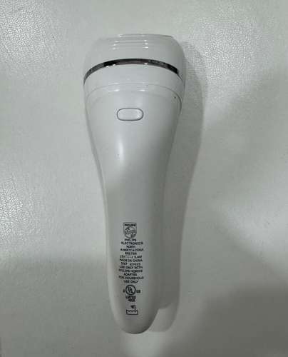 Depiladora Philips Series 8000 BRE740/10 – B/.80 negociable - Imagen 3