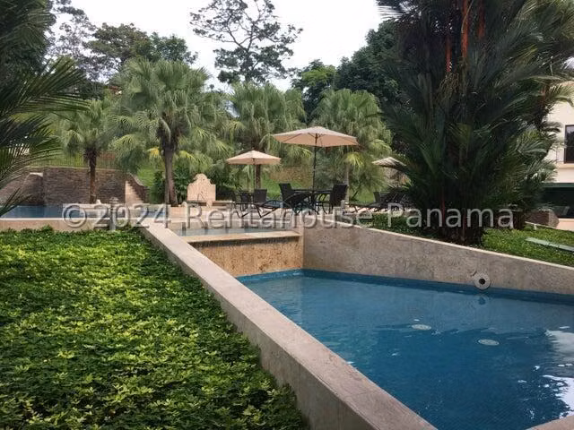 Venta de Casa con Línea blanca en Clayton Embassy Club EC