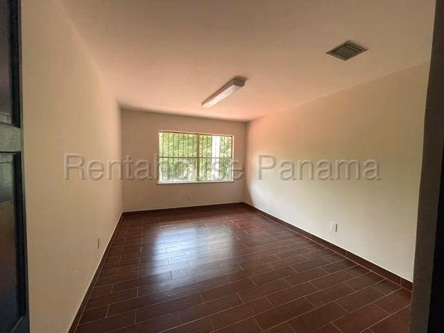 Venta de Casa en Clayton 350 Mts PD