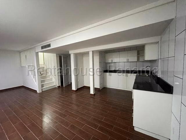 Venta de Casa en Clayton 350 Mts PD