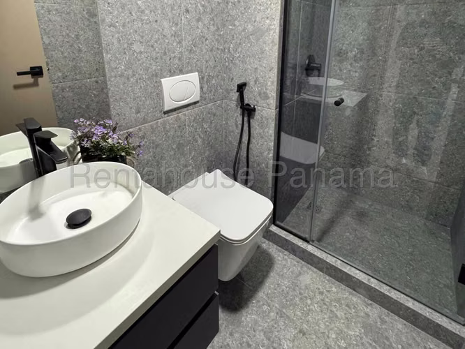 Alquilo Apartamento de 49m2 en Coco del Mar Dovle Cincuentenario 27-2742SRZ