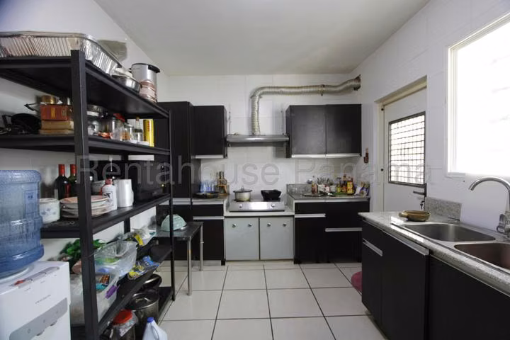 J2718GRR Venta de Casa en Brisas Del Golf 