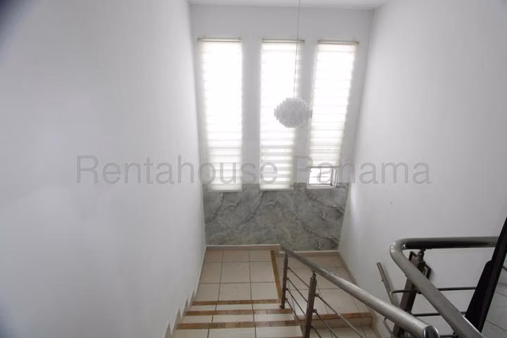 J2718GRR Venta de Casa en Brisas Del Golf 