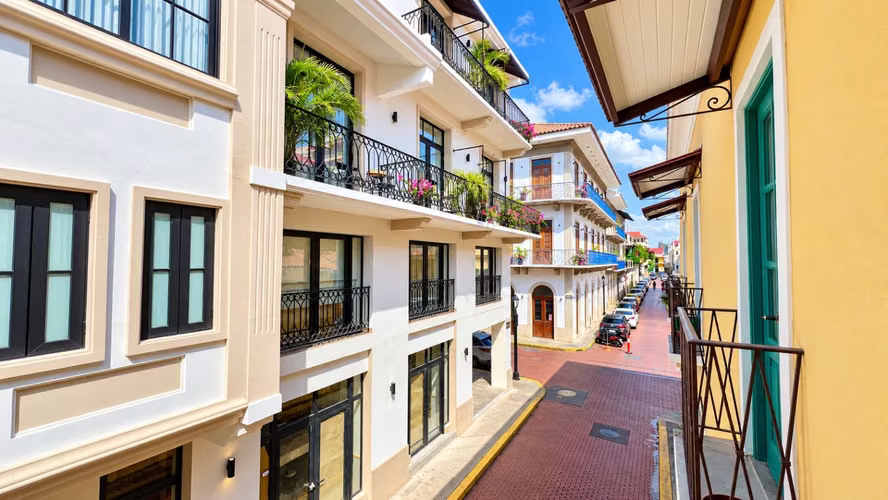 ALQUILER LOFT AMOBLADO EN CASCO ANTIGUO | 91 m² + Rooftop | Casa Caracol JG