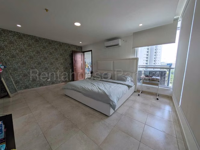 Apartamento en Alquiler en Costa del Este 104 m² LR