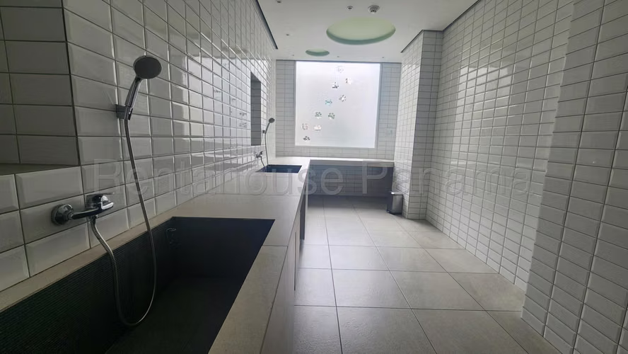 Apartamento en Venta en El Cangrejo 79.76 m² LR