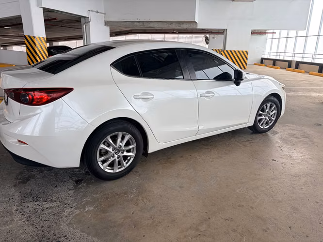 Mazda 3 2018 | ¡Como nuevo! Solo 60,000 km • Automático • Impecable  - Imagen 2