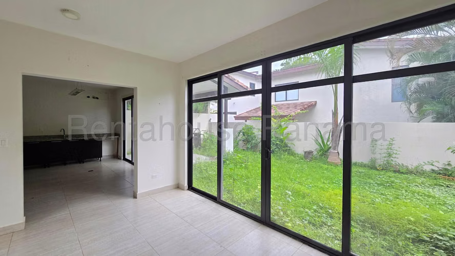 Venta de Casa en Panama Pacifico Nativa KF