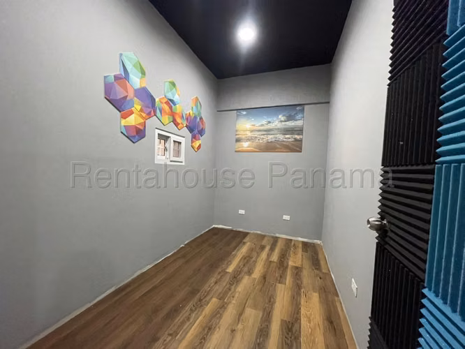 Venta de Local en Ancon Country Plaza ANL