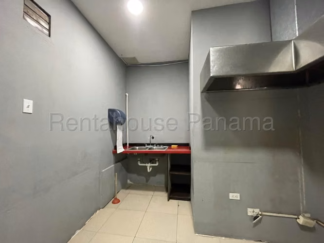 Venta de Local en Ancon Country Plaza ANL