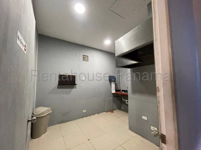 Venta de Local en Ancon Country Plaza ANL