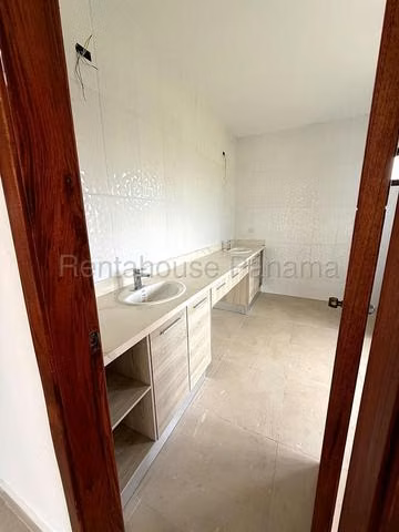 Casa en Venta en Costa Sur JG