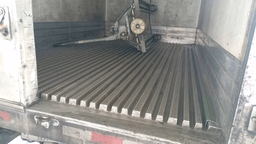 Camión de Carga con ThermoKing con cajon corto