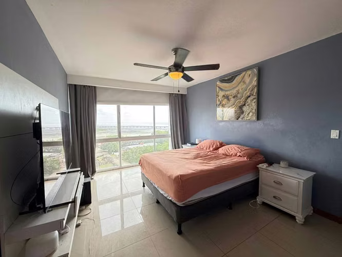Venta de apartamento 3 recamaras - L.G.