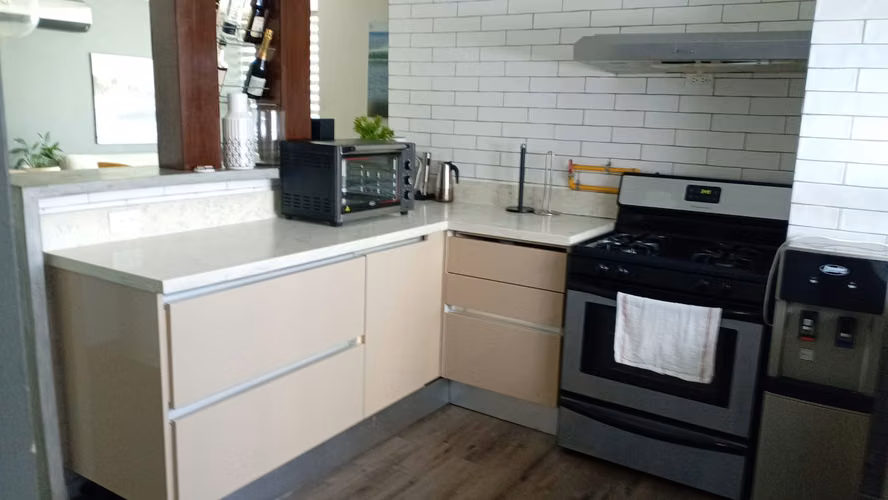 ALQUILO APARTAMENTO AMOBLADO, SAN FRANCISCO, 2 RECAMARAS, BALCON, 110M2.