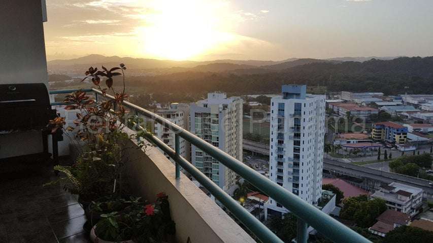 Apartamento de 3 habitaciones en El Mirador del Cangrejo, Avenida Vía Argentina