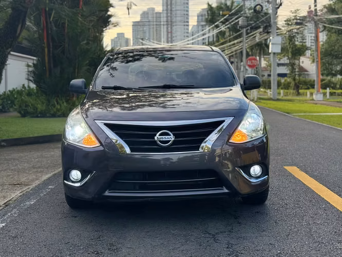 Nissan Versa Año 2019 ~ Version Semi Full      - Imagen 10