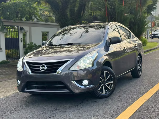 Nissan Versa Año 2019 ~ Version Semi Full      - Imagen 3