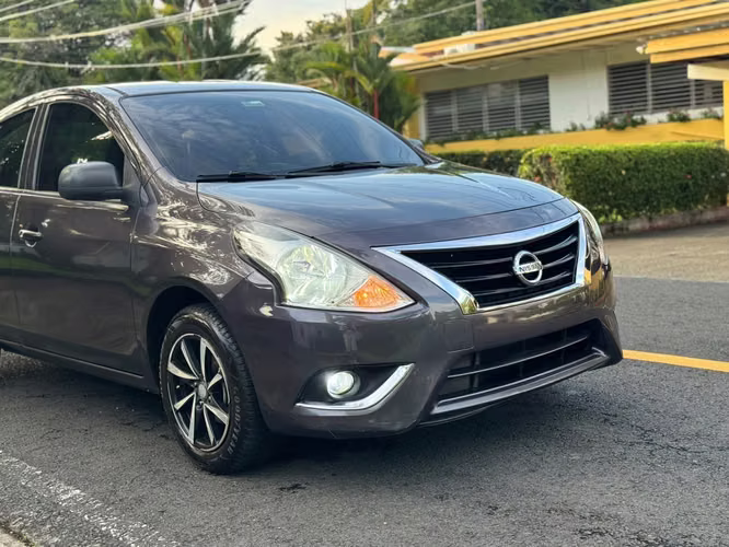 Nissan Versa Año 2019 ~ Version Semi Full      - Imagen 8